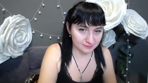 ninaflawlees online show from 11.23.25