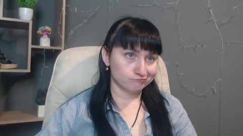 ninaflawlees online show from 12.03.25