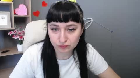 Snapshot of ninaflawlees chatting on 05.12.26 ninaflawlees online show from 05.12.26