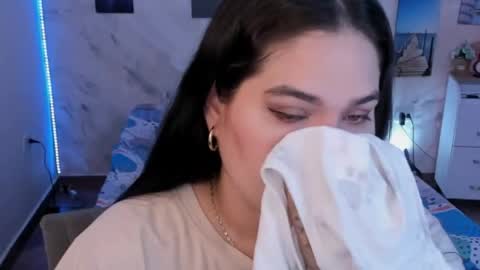 NinaFuentes online show from 05.06.26
