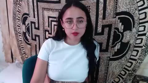 N I N A online show from 12.20.24