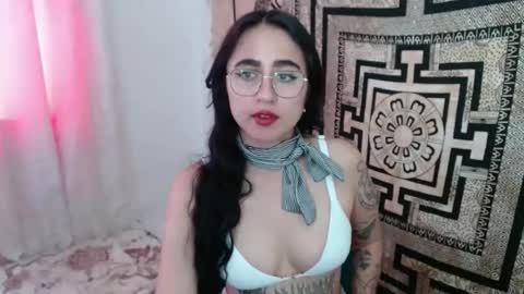 N I N A online show from 12.21.24