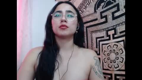 N I N A online show from 12.23.24