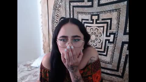 N I N A online show from 01.15.25