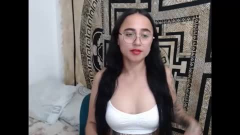 N I N A online show from 01.20.25