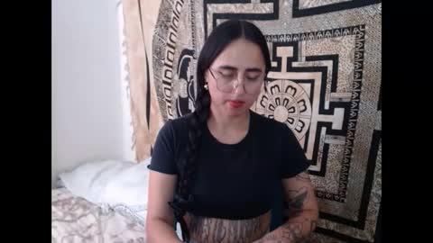 N I N A online show from 01.22.25