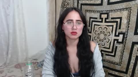 N I N A online show from 02.05.25