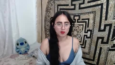 N I N A online show from 02.06.25