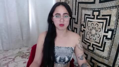 N I N A online show from 02.08.25