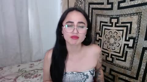 N I N A online show from 02.08.25