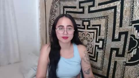 N I N A online show from 03.04.25