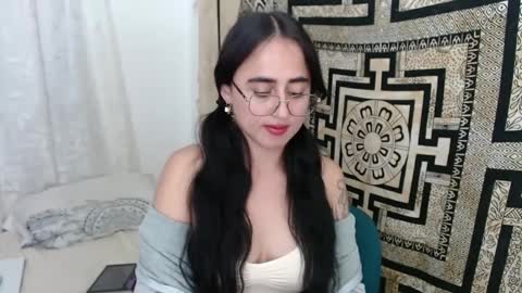 N I N A online show from 03.06.25