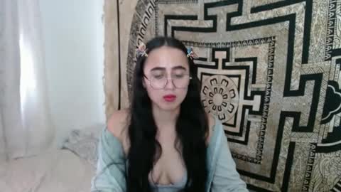 N I N A online show from 03.12.25