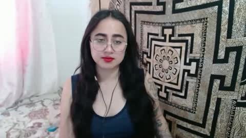 N I N A online show from 09.11.25