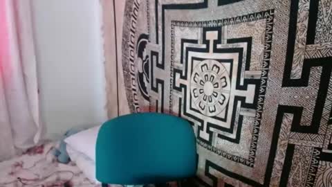 N I N A online show from 09.22.25