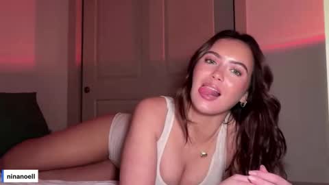 Snapshot of ninanoell chatting on 02.19.26 Nina online show from 02.19.26