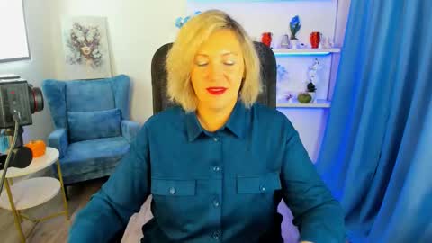 ninastarle online show from 10.18.25