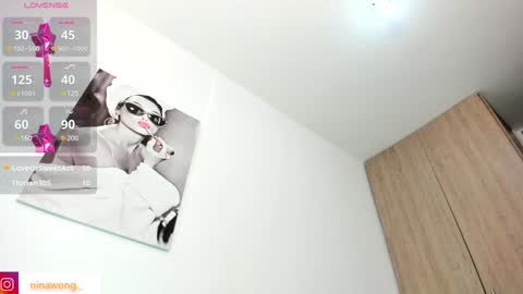 Snapshot of ninawong_ chatting on 02.07.25 Nina online show from 02.07.25