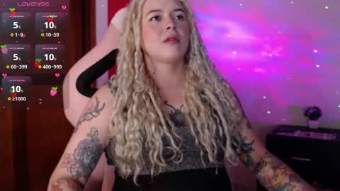 Snapshot of ninaxxstorm chatting on 03.02.25 Nina online show from 03.02.25