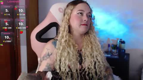 Snapshot of ninaxxstorm chatting on 09.20.25 Nina online show from 09.20.25