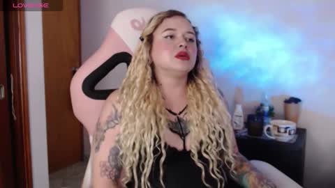 Snapshot of ninaxxstorm chatting on 09.29.25 Nina online show from 09.29.25