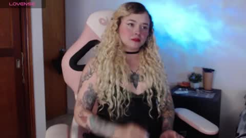 Snapshot of ninaxxstorm chatting on 10.02.25 Nina online show from 10.02.25