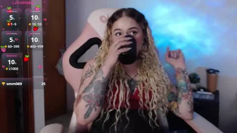 Snapshot of ninaxxstorm chatting on 10.16.25 Nina online show from 10.16.25