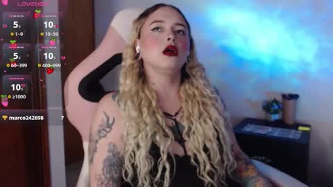 Snapshot of ninaxxstorm chatting on 10.22.25 Nina online show from 10.22.25