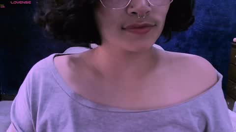 Snapshot of ninayellow chatting on 01.03.25 Nina online show from 01.03.25