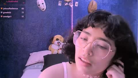 Snapshot of ninayellow chatting on 02.12.25 Nina online show from 02.12.25