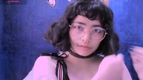 Snapshot of ninayellow chatting on 02.18.25 Nina online show from 02.18.25