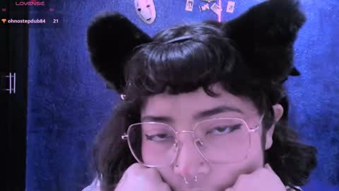 Snapshot of ninayellow chatting on 02.21.25 Nina online show from 02.21.25