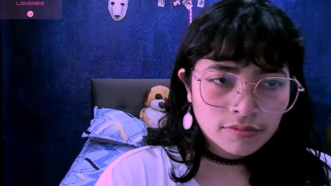 Snapshot of ninayellow chatting on 09.25.25 Nina online show from 09.25.25