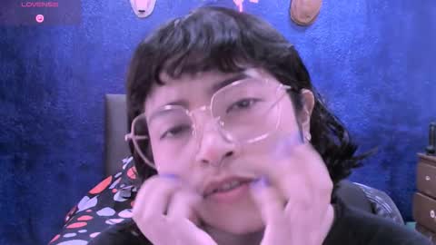 Snapshot of ninayellow chatting on 11.19.25 Nina online show from 11.19.25