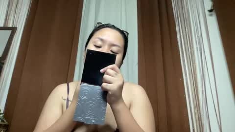 nini_luvskorn online show from 04.10.26
