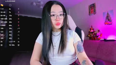 Snapshot of ninjahun chatting on 12.19.24 Yumi  ig yumibaee online show from 12.19.24