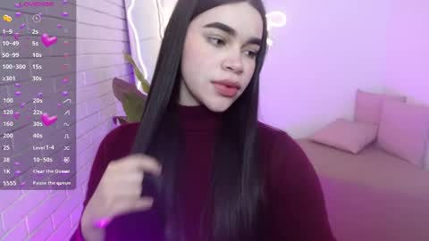 Snapshot of ninna_tay chatting on 11.30.25 Ninnaaaa online show from 11.30.25