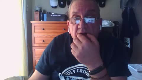 Snapshot of nionios67 chatting on 11.25.25 Dennis online show from 11.25.25