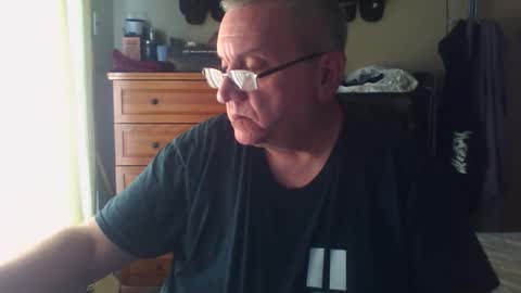 Snapshot of nionios67 chatting on 11.29.25 Dennis online show from 11.29.25