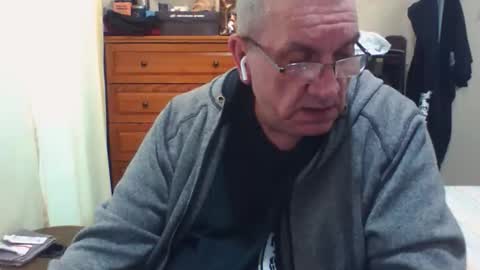 Snapshot of nionios67 chatting on 12.04.25 Dennis online show from 12.04.25