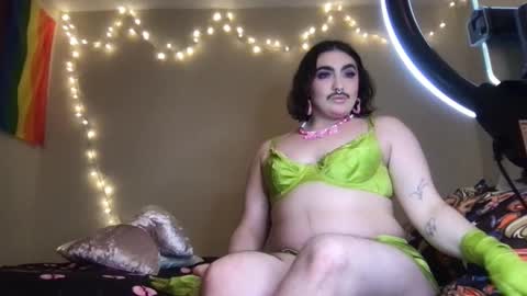 Snapshot of nipplelessalien chatting on 12.05.25 nipplelessalien online show from 12.05.25