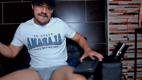 Snapshot of nipsfetich chatting on 01.09.25 Steven online show from 01.09.25