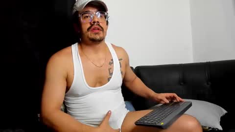 Snapshot of nipsfetich chatting on 03.04.25 Steven online show from 03.04.25