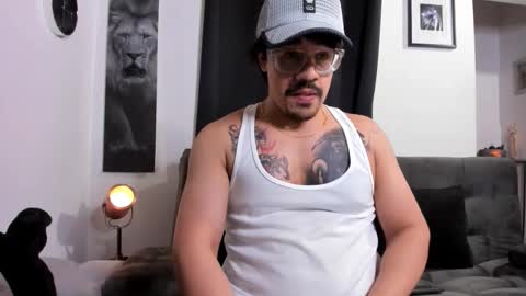 Snapshot of nipsfetich chatting on 11.04.25 Steven online show from 11.04.25