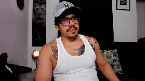 Snapshot of nipsfetich chatting on 11.22.25 Steven online show from 11.22.25