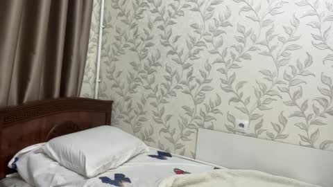 Snapshot of niravoid chatting on 10.22.25 niravoid online show from 10.22.25