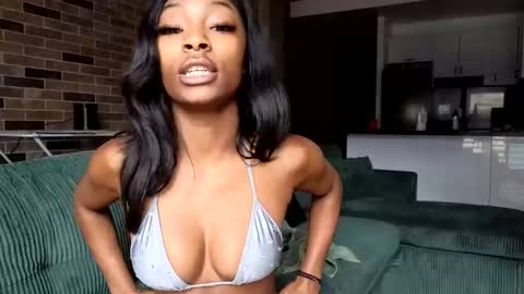 NIVIA WOLFE online show from 03.29.26