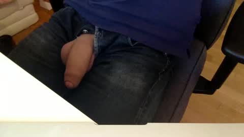 Snapshot of nixomuc chatting on 10.14.25 nixomuc online show from 10.14.25