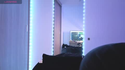 Snapshot of nixxi_ chatting on 06.19.26 nix online show from 06.19.26