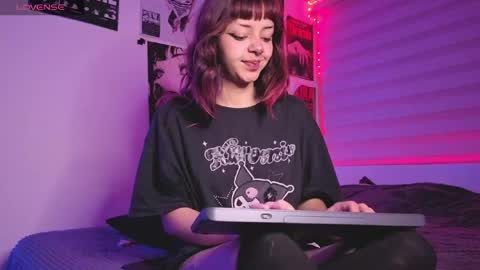 Snapshot of nixxi_ chatting on 07.27.26 nix online show from 07.27.26